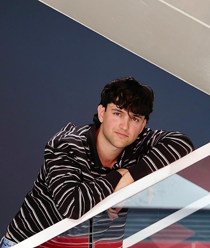 Imagen secundaria 2 - Lewis Potter posa para CANARIAS7 en El Sebadal.