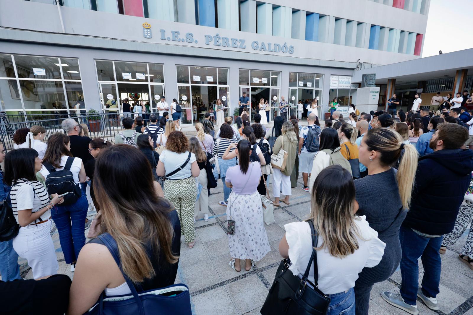 El arranque de las oposiciones de educación en el IES Pérez Galdós, en imágenes