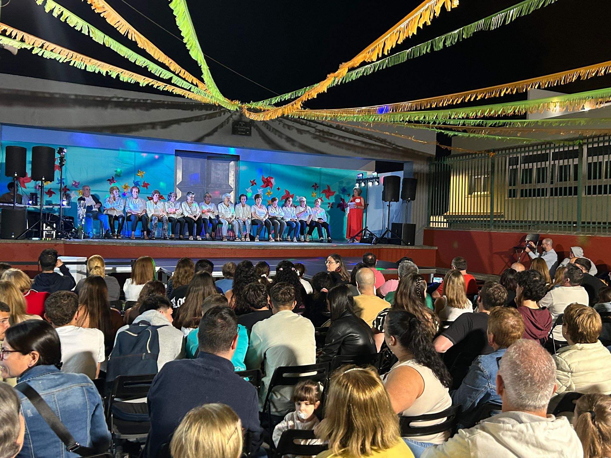 Imagen secundaria 1 - Piletas celebra un pregón participativo que rinde homenaje a la historia viva del barrio