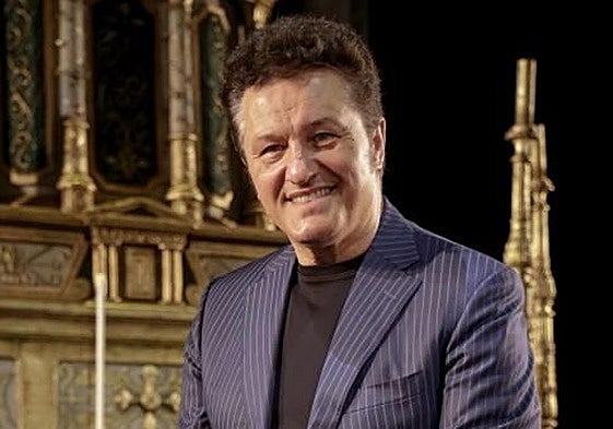 El tenor polaco Piotr Beczala regresa a la temporada de ACO para cantar 'Andrea Chénier'.