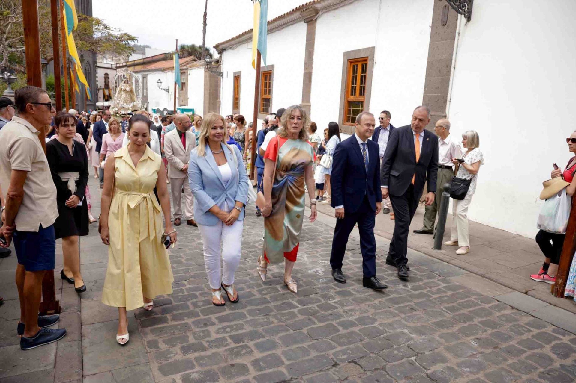 Imágenes de la Procesión de San Juan y de la Virgen del Rosario en Arucas
