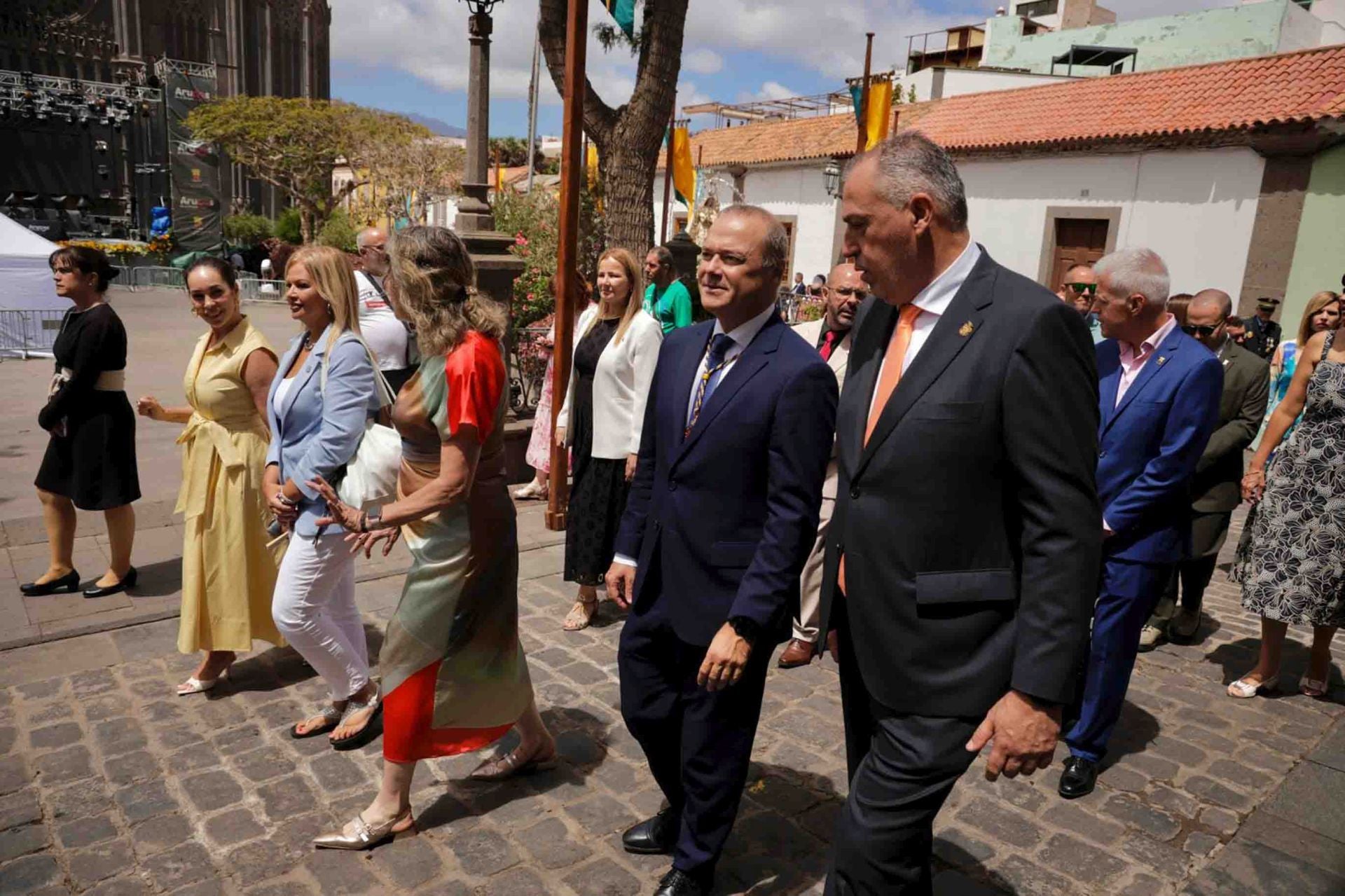 Imágenes de la Procesión de San Juan y de la Virgen del Rosario en Arucas