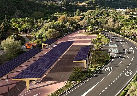 Así quedarán las placas en el aparcamiento del Jardín Canario, otro proyecto impulsado por el CIE, no con estas ayudas.