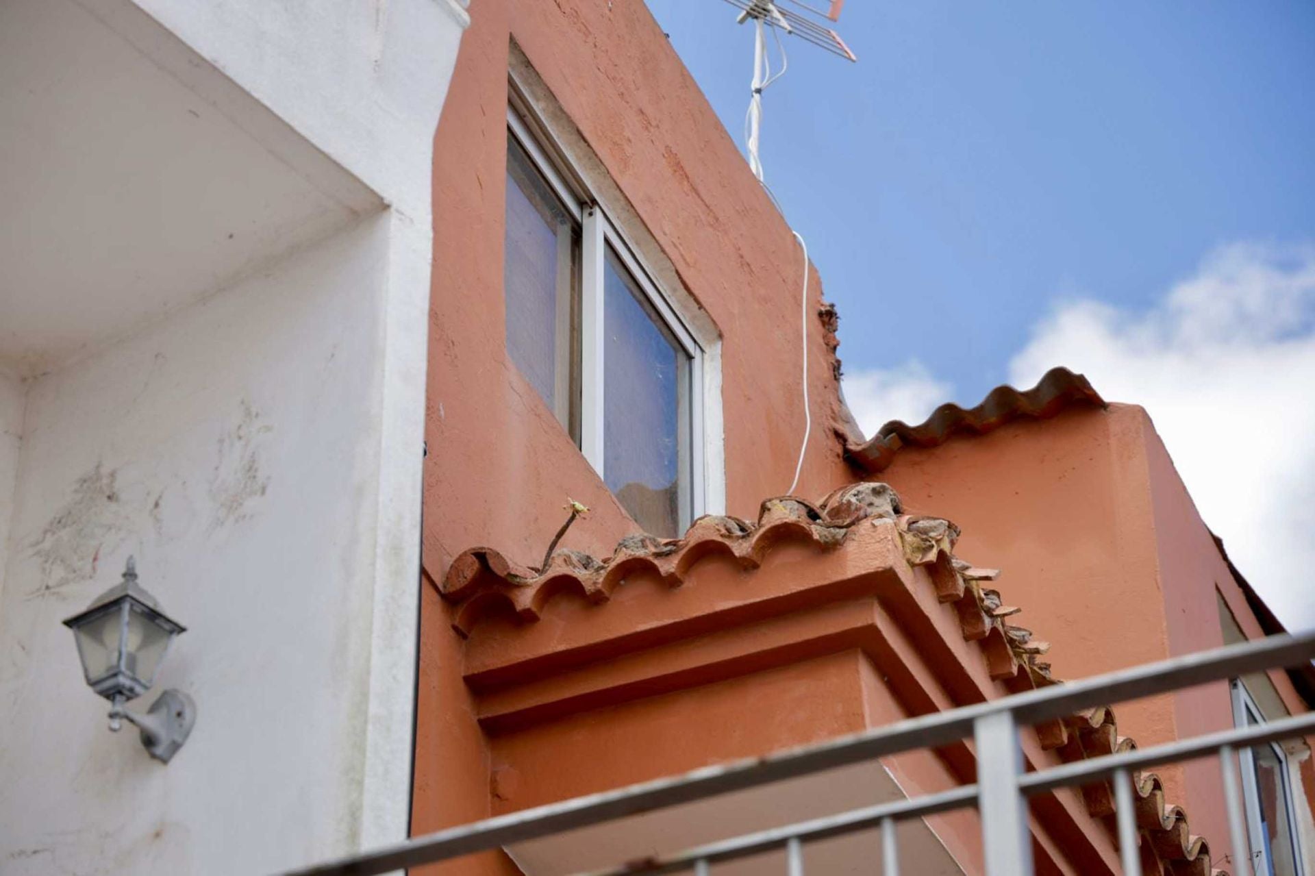 Firgas, de luto tras la muerte de un hombre apuñalado por su nieta