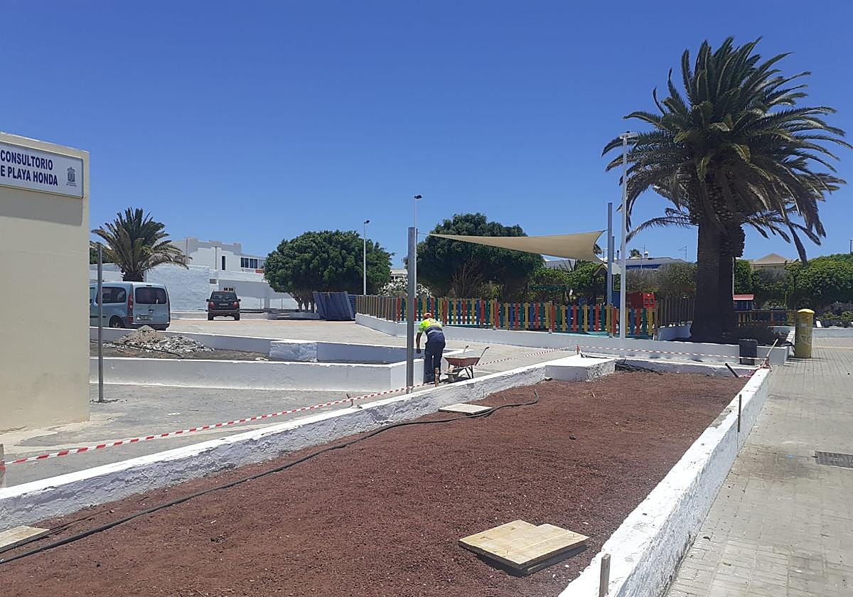 Obras en marcha en la plaza de Santa Elena.