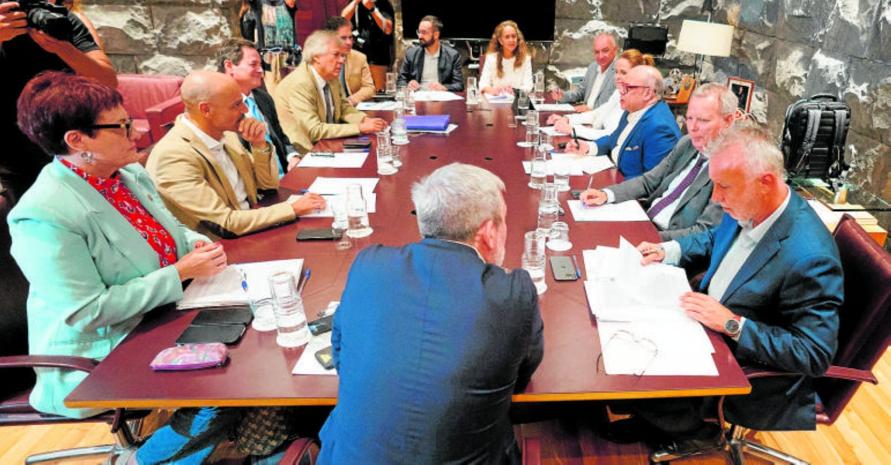 Imagen tomada durante la reunión del Pacto Migratorio celebrada en la sede de Presidencia en Santa Cruz de Tenerife.