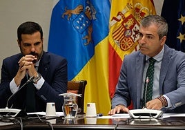 El consejero de Economía, Industria, Comercio y Autónomos, Manuel Domínguez, en Comisión.