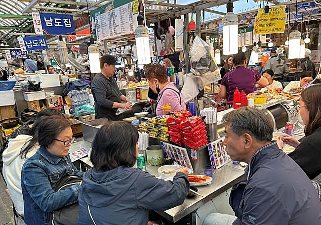 Mercado de comida callejera Kwangjang