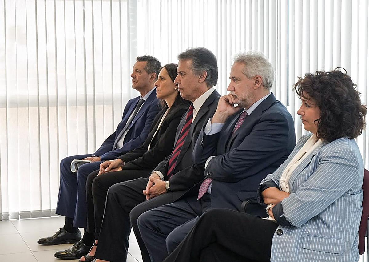 Imagen secundaria 1 - Lorenzo advierte que la Justicia está desbordada y necesita una «mayor capacidad de resolución»