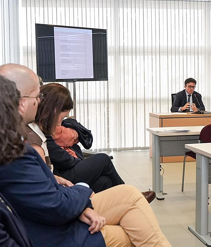 Imagen secundaria 2 - Lorenzo advierte que la Justicia está desbordada y necesita una «mayor capacidad de resolución»