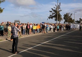 Protesta realizada por los vecinos de La Pardilla contra el cierre del carril directo a la GC-1.