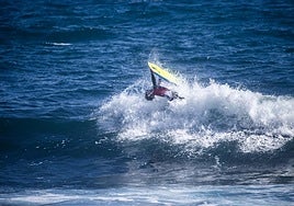Armide Soliveres, en acción en aguas grancanarias.