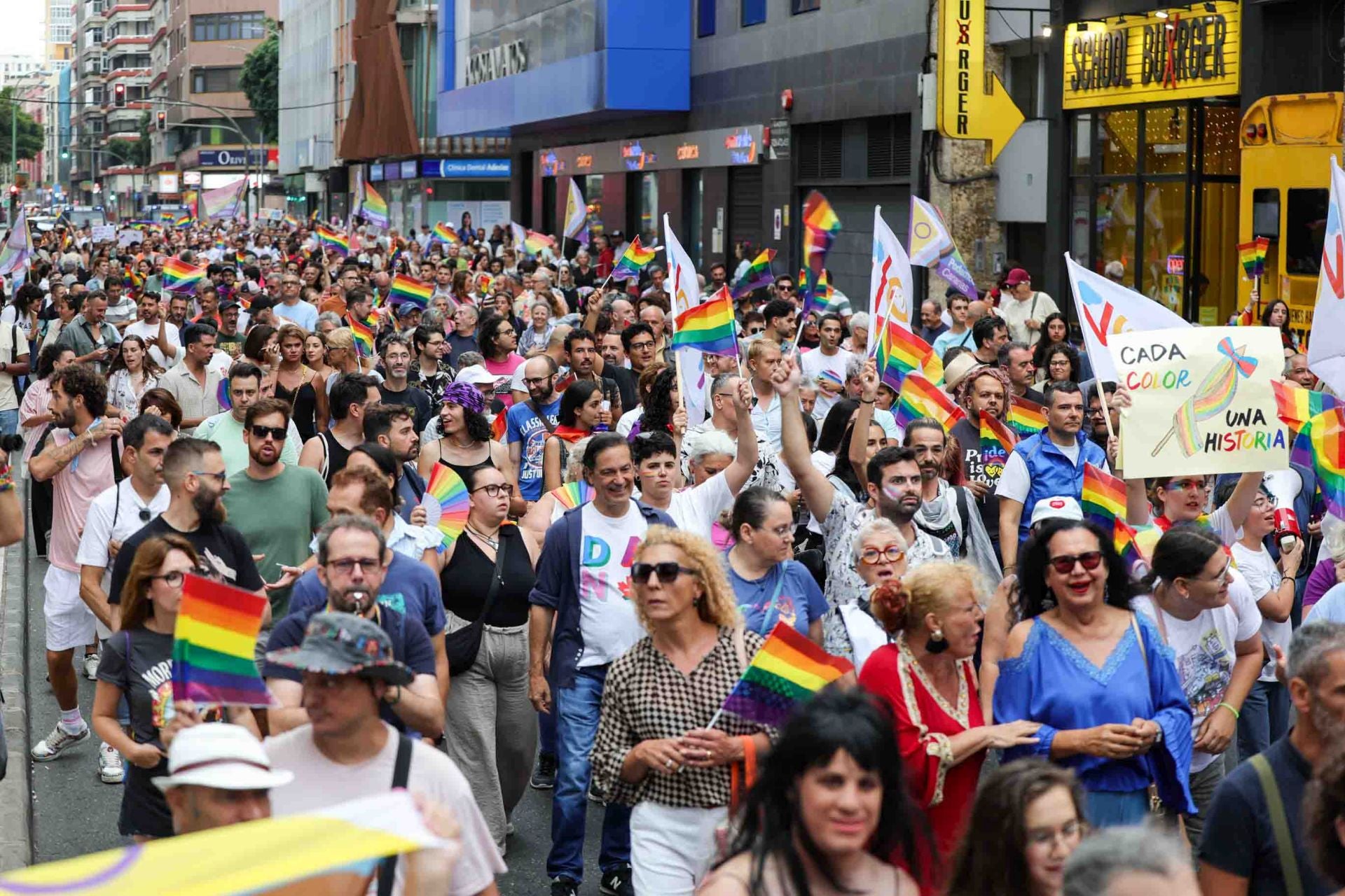 El Día del Orgullo toma las calles de la capital grancanaria