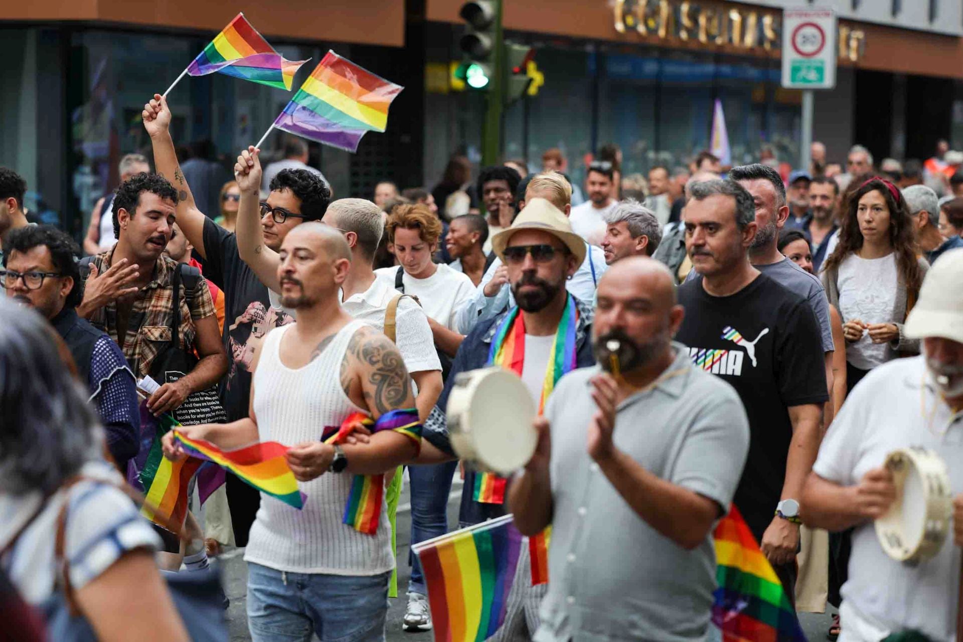 El Día del Orgullo toma las calles de la capital grancanaria