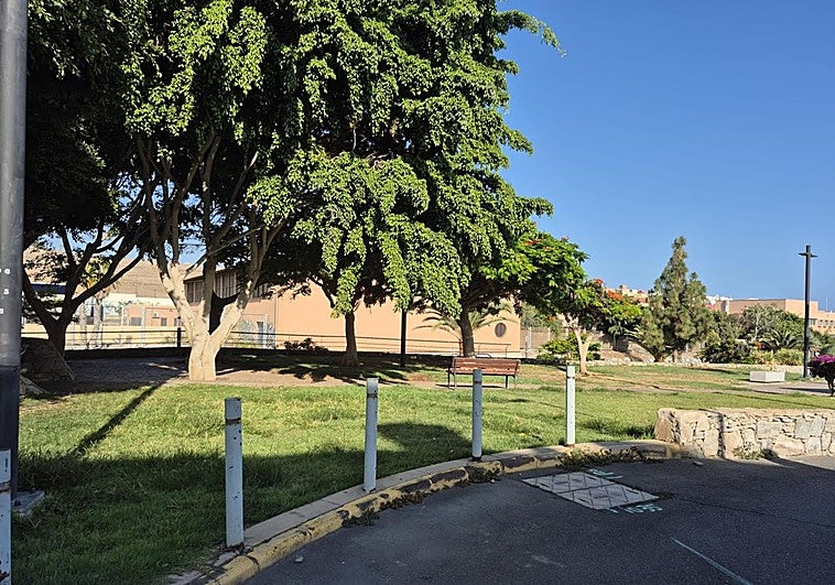 Vista de parte de la plaza o parque donde se levantará el futuro velatorio.