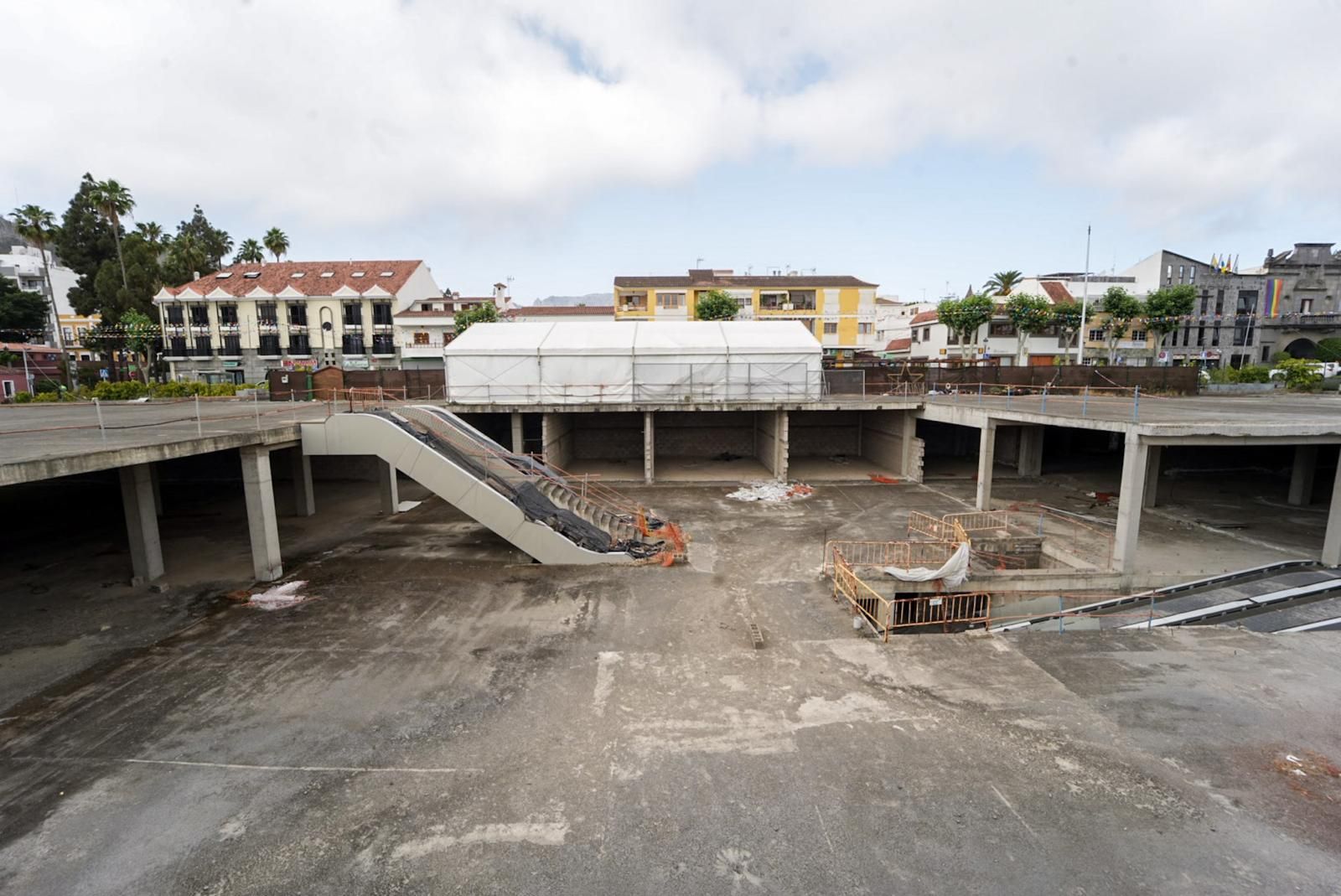 CANARIAS7 estuvo presente en la visita guiada a arquitectos interesados en el concurso para conocer el estado actual del famoso 'mamotreto'.
