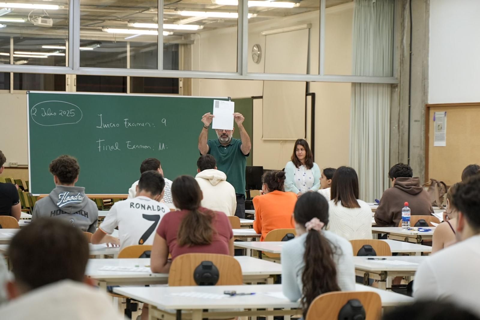 La PAU extraordinaria da comienzo en Canarias: así se vivió la jornada en imágenes