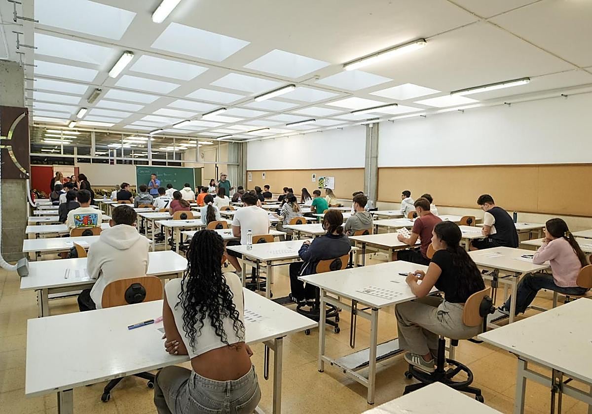 La PAU extraordinaria da comienzo en Canarias: así se vivió la jornada en imágenes