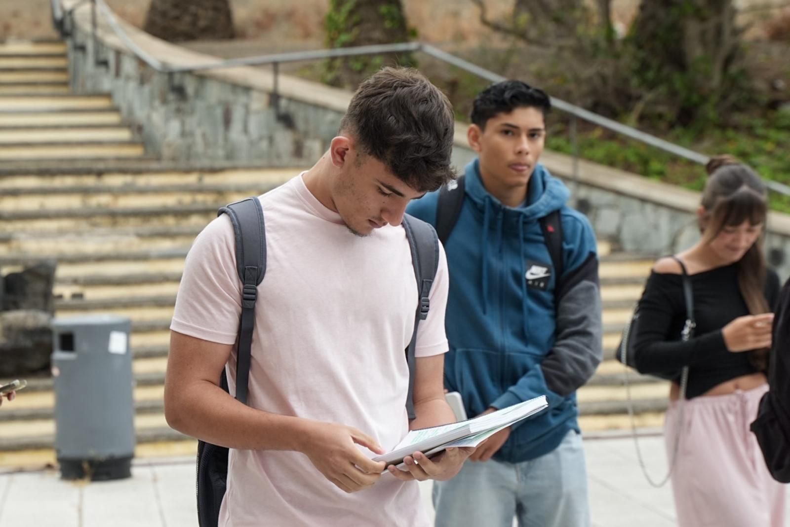 La PAU extraordinaria da comienzo en Canarias: así se vivió la jornada en imágenes