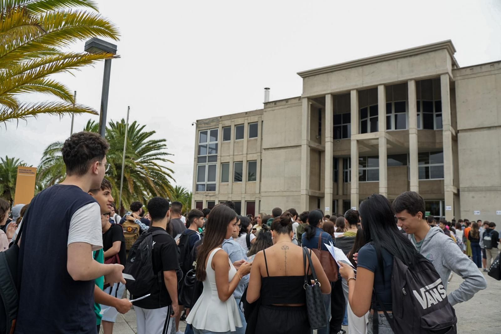 La PAU extraordinaria da comienzo en Canarias: así se vivió la jornada en imágenes