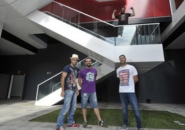 Efecto Pasillo en una visita a las instalaciones de Canarias7.
