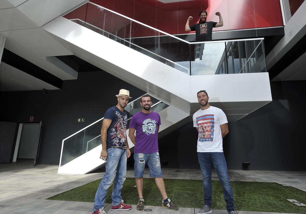 Efecto Pasillo en una visita a las instalaciones de Canarias7.