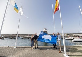 Puerto Calero iza su trigésima Bandera Azul y reafirma su liderazgo en sostenibilidad en Lanzarote