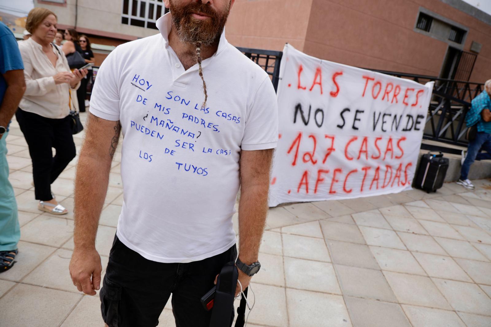 La visita de Teodoro Sosa al barrio de Las Torres, en imágenes