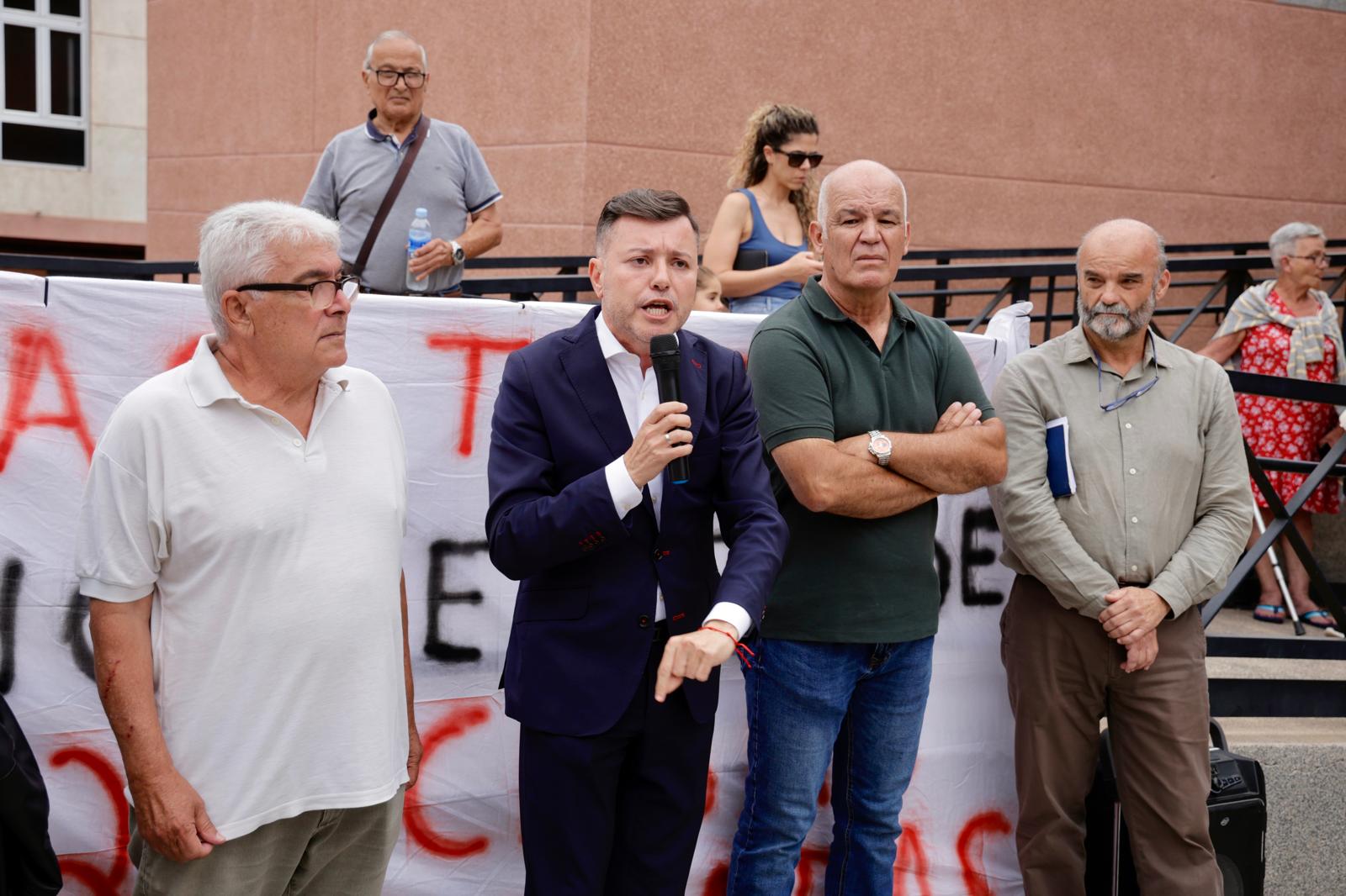 La visita de Teodoro Sosa al barrio de Las Torres, en imágenes