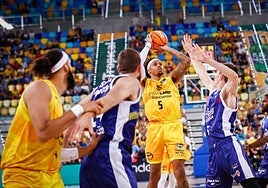 Adiós a Homesley, Thomasson y Conditt; Samar continúa, gusta Braian Angola y «decisión complicada» con Shurna