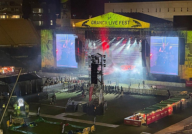 Delaporte salió al escenario de madrugada con un notable vacío.