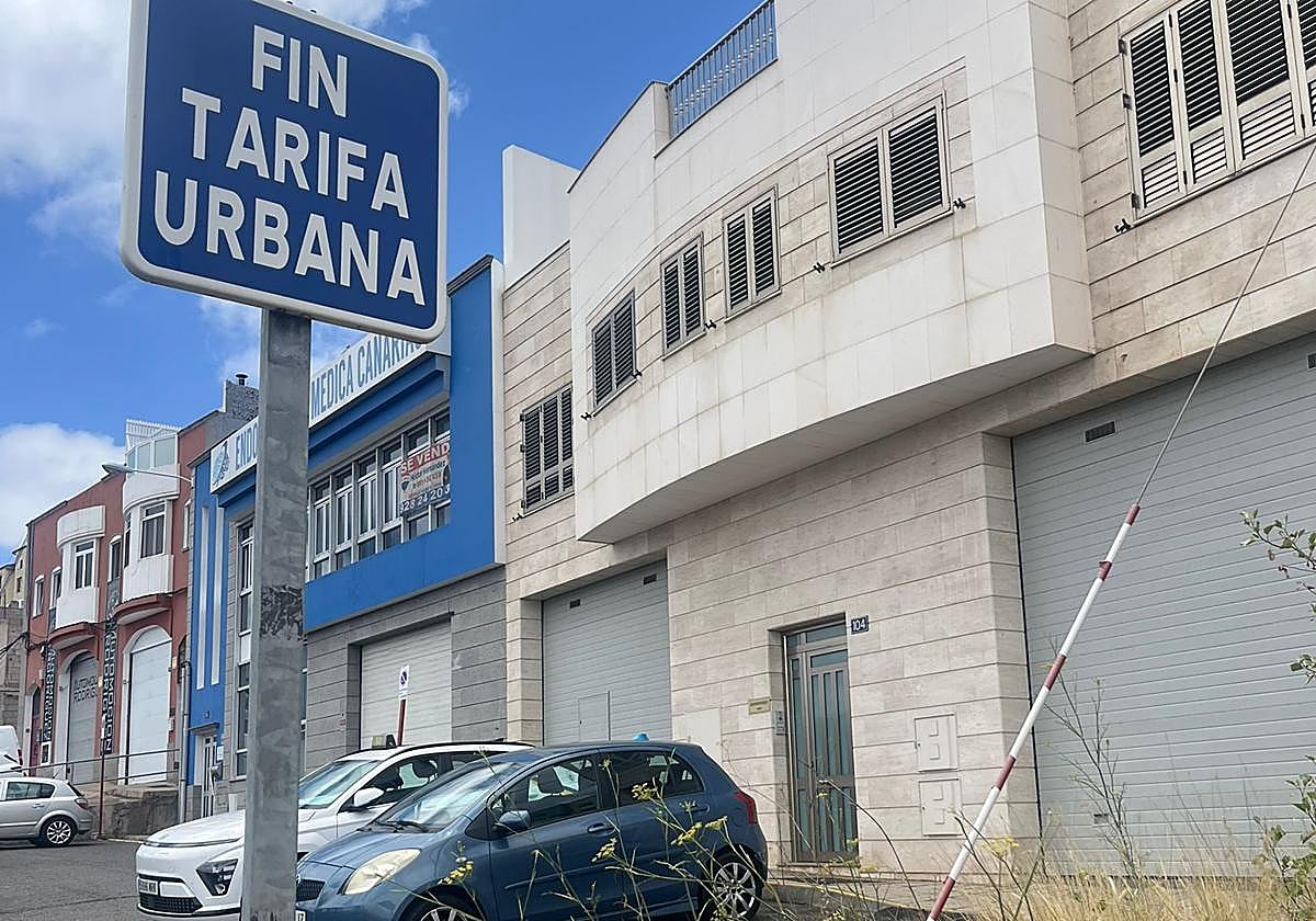 Imagen de una de la señales que los vecinos piden retirar.