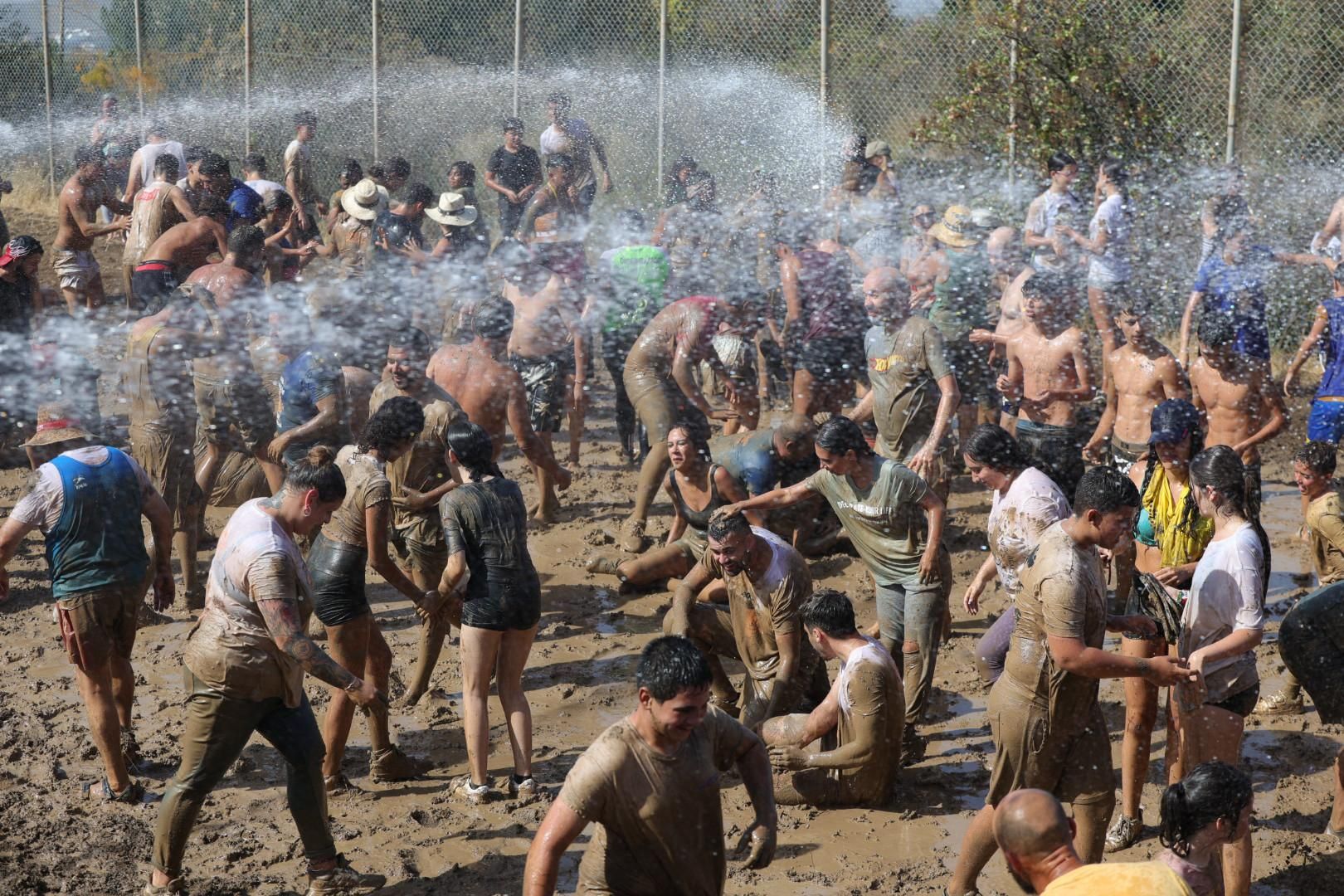 La Atalaya, epicentro de diversión: las mejores imágenes de la Traída del Barro