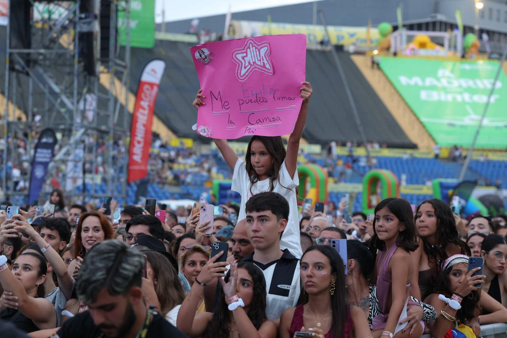 El Granca Live Fest vibra en su cierre con Emilia Mernes y Enrique Iglesias