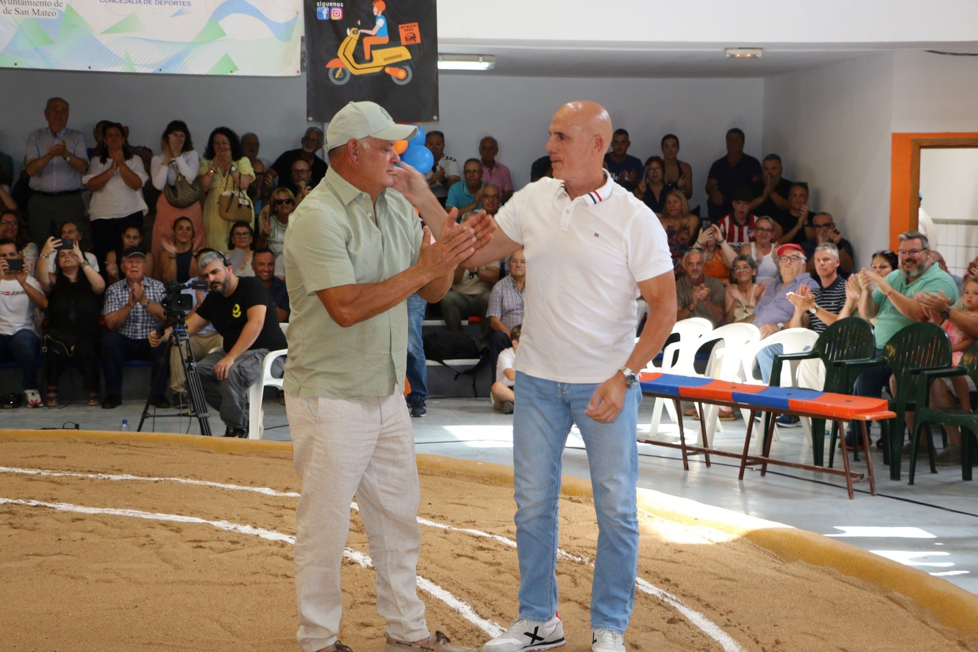 Imagen secundaria 2 - Distintos momentos del reconocimiento.