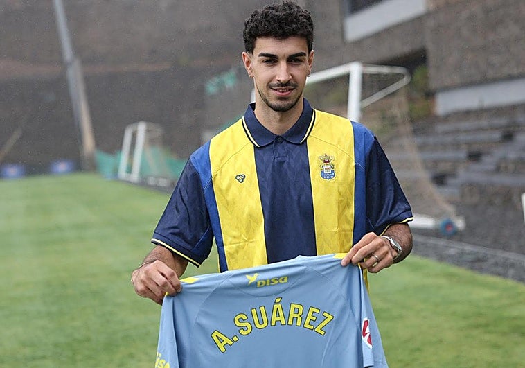 Adri Suárez, en su presentación con la UD Las Palmas.