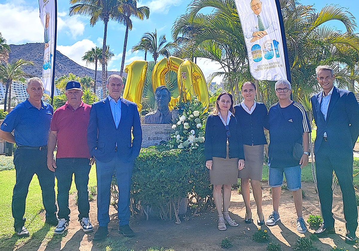 El acto central ha tenido lugar junto al busto de Lyng en la isla corazón de Anfi del Mar.