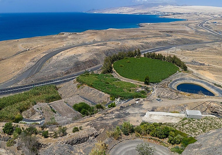 Balsas de depuración natural de agua en el Oasis Wildlife, en La Lajita, en el municipio de Pájara.