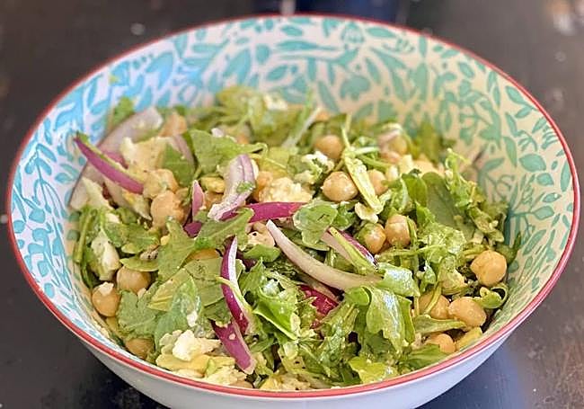 Ensalada de rúcula y garbanzos