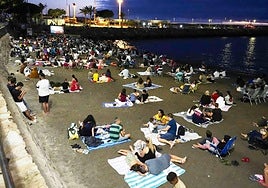 Cine en la playa de Las Marañuelas.