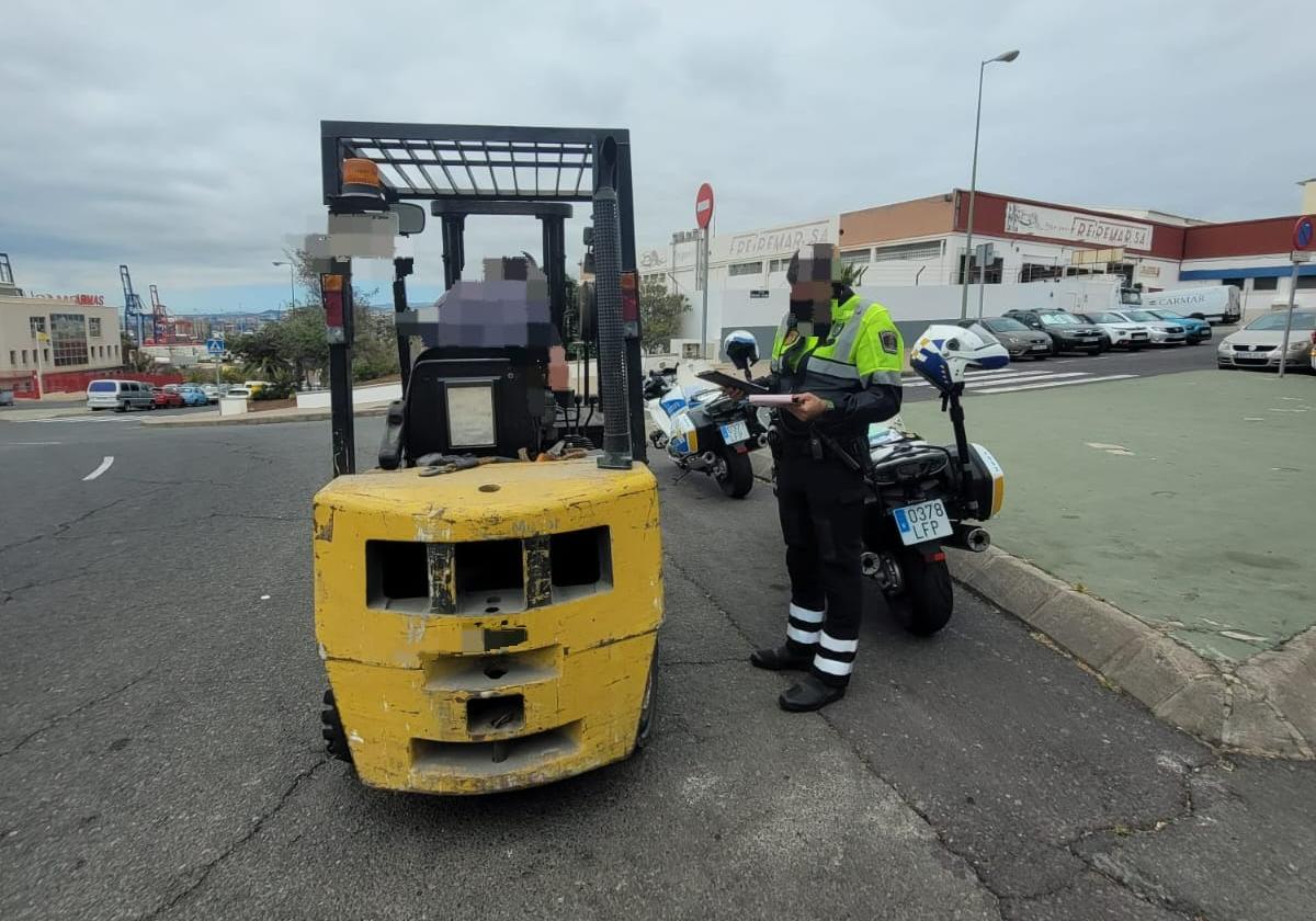 Imagen del agente de la Policía Local de Las Palmas de Gran Canaria.