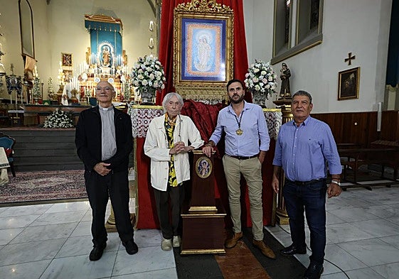 El reconocido artista Pepe Dámaso donó una obra a la parroquia del Puerto para recaudar fondos para la coronación de la Virgen de La Luz.