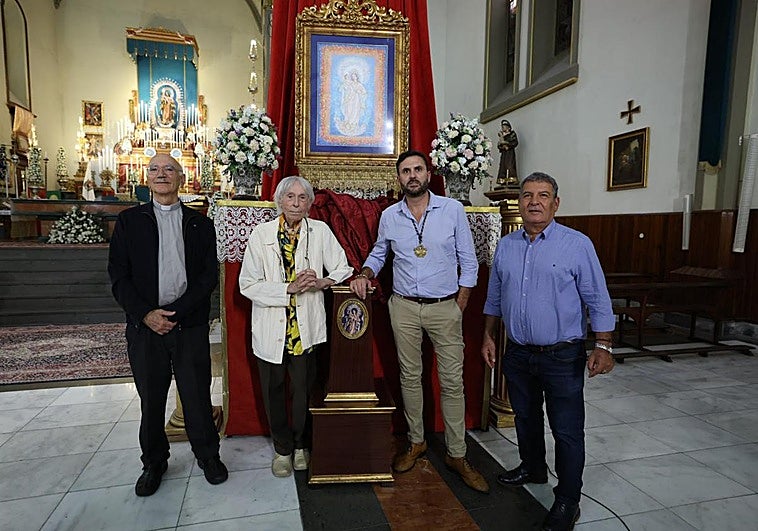 El reconocido artista Pepe Dámaso donó una obra a la parroquia del Puerto para recaudar fondos para la coronación de la Virgen de La Luz.