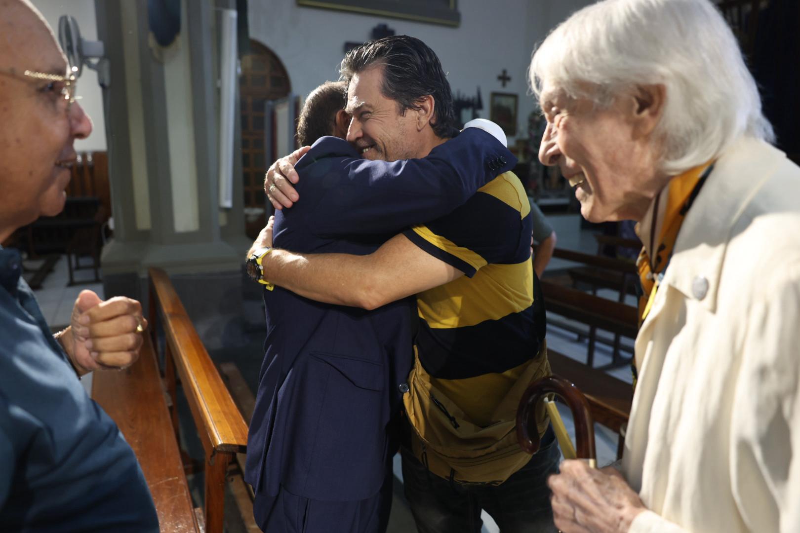 Dámaso dona una obra para la coronación de la Virgen de La Luz