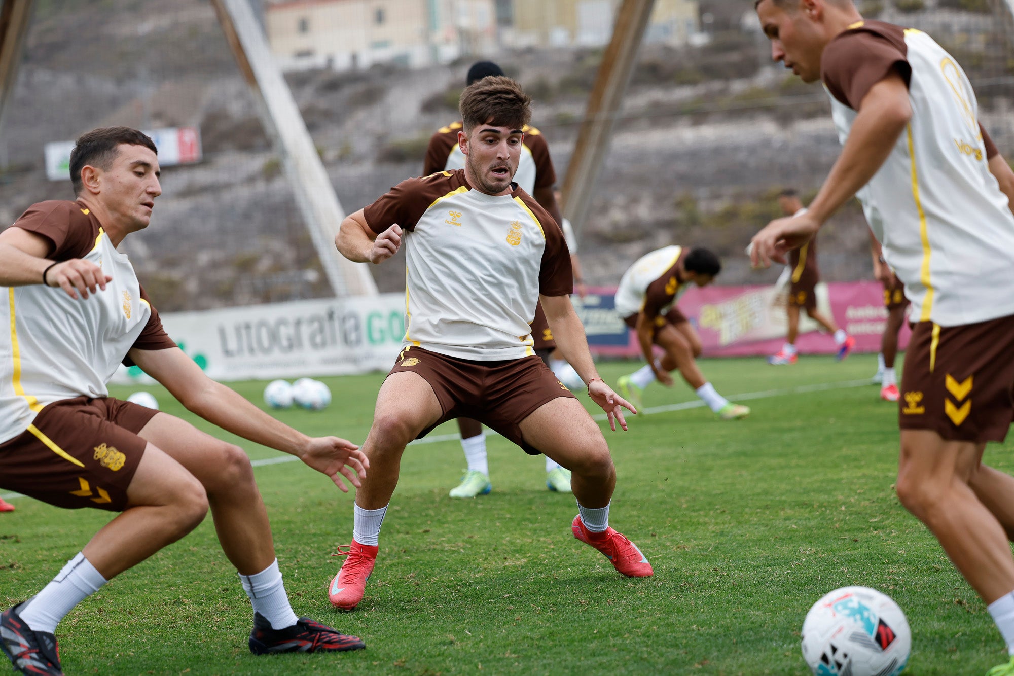 La UD Las Palmas ya suda en Barranco Seco
