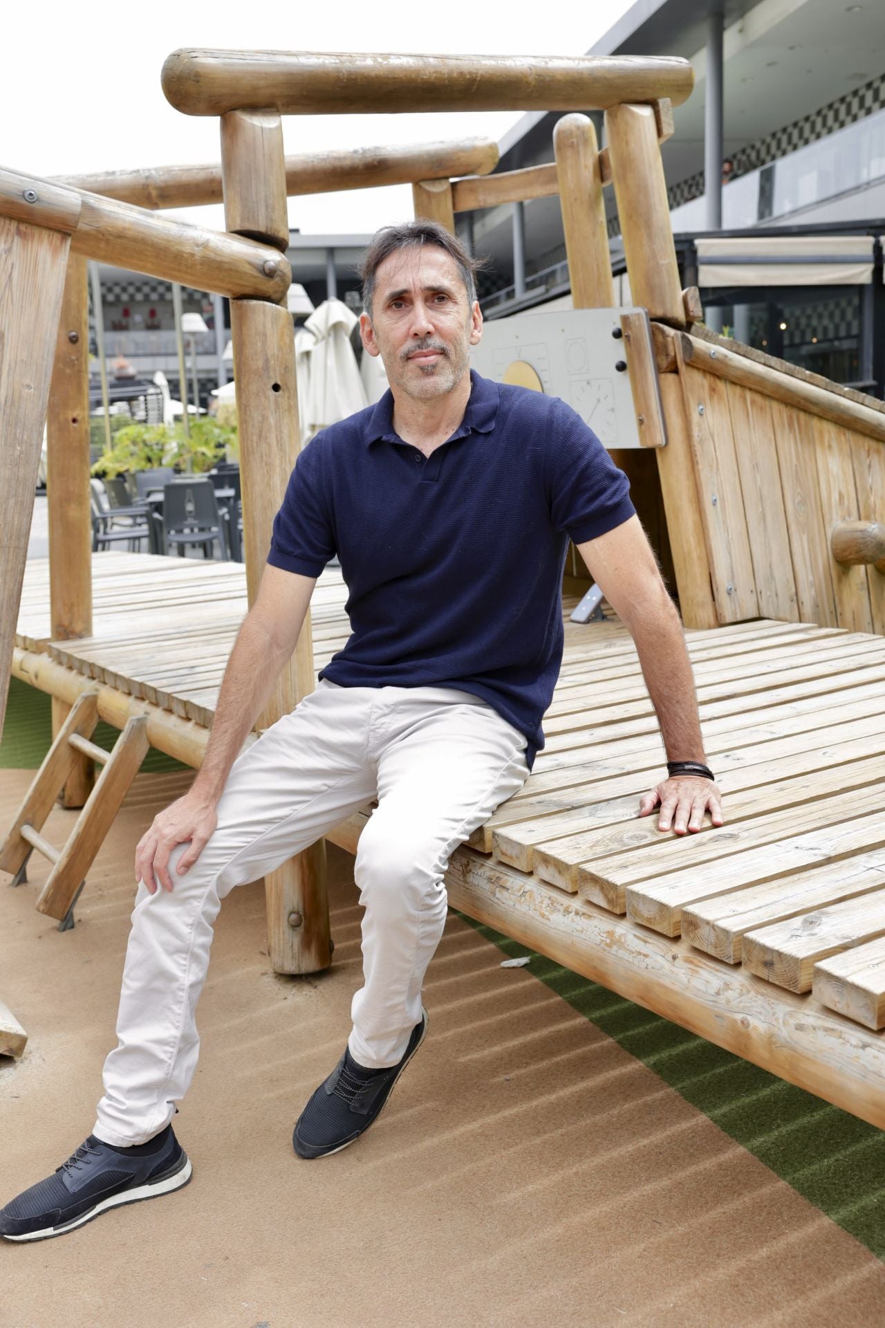 Villar, en el centro comercial.