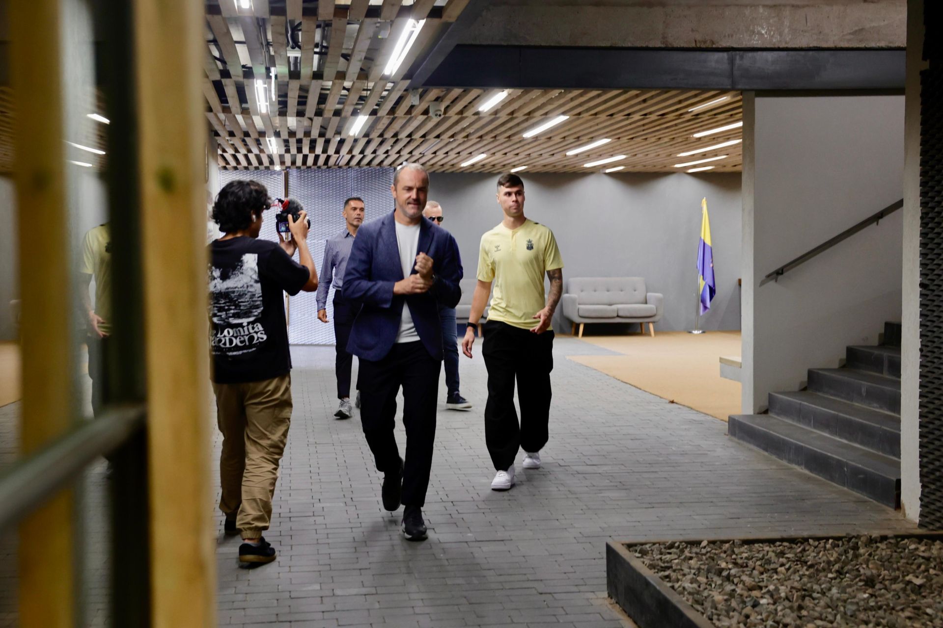 Así fue la presentación del nuevo jugador de la UD Las Palmas, Sergio Barcia