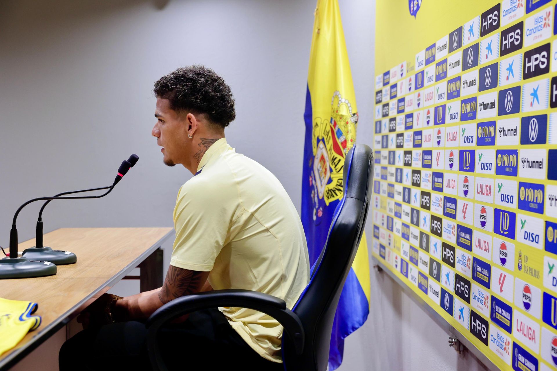 Las imágenes de la presentación del jugador de la UD Las Palmas, Edward Cedeño