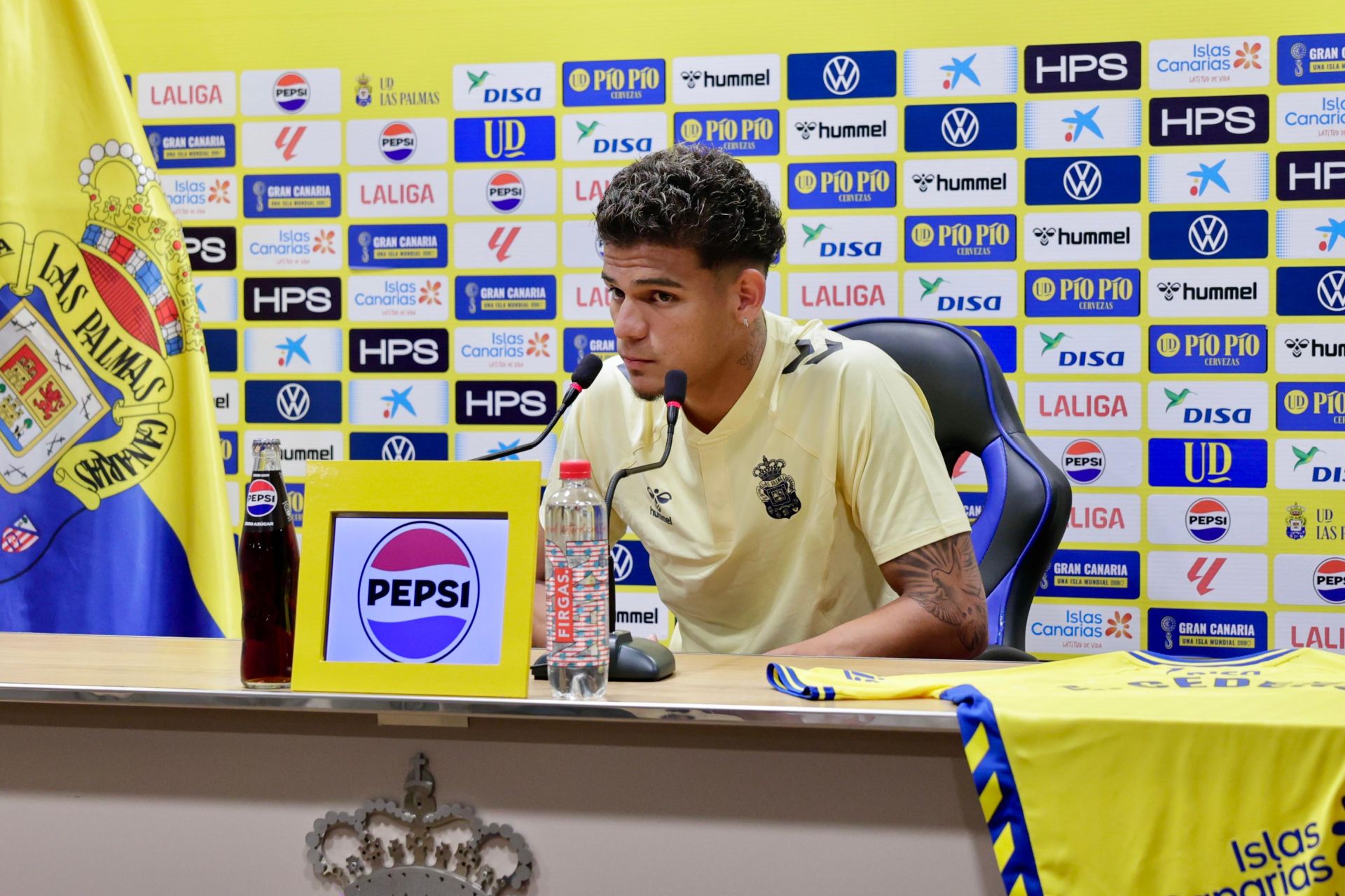 Las imágenes de la presentación del jugador de la UD Las Palmas, Edward Cedeño