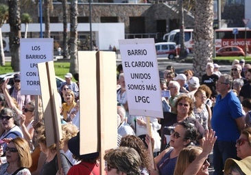 Los vecinos de Las Torres salen a la calle al grito de «nuestras casas no se tocan»